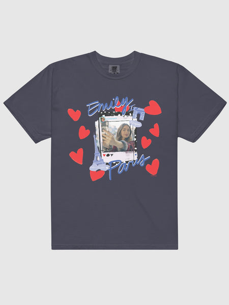 Emily in Paris Comfort Colors T-Shirt Selfie - Paramount Shop