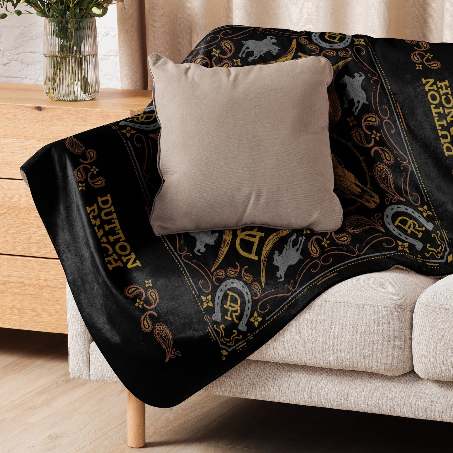 Dutton Ranch Sherpa Blanket Logo - Paramount Shop