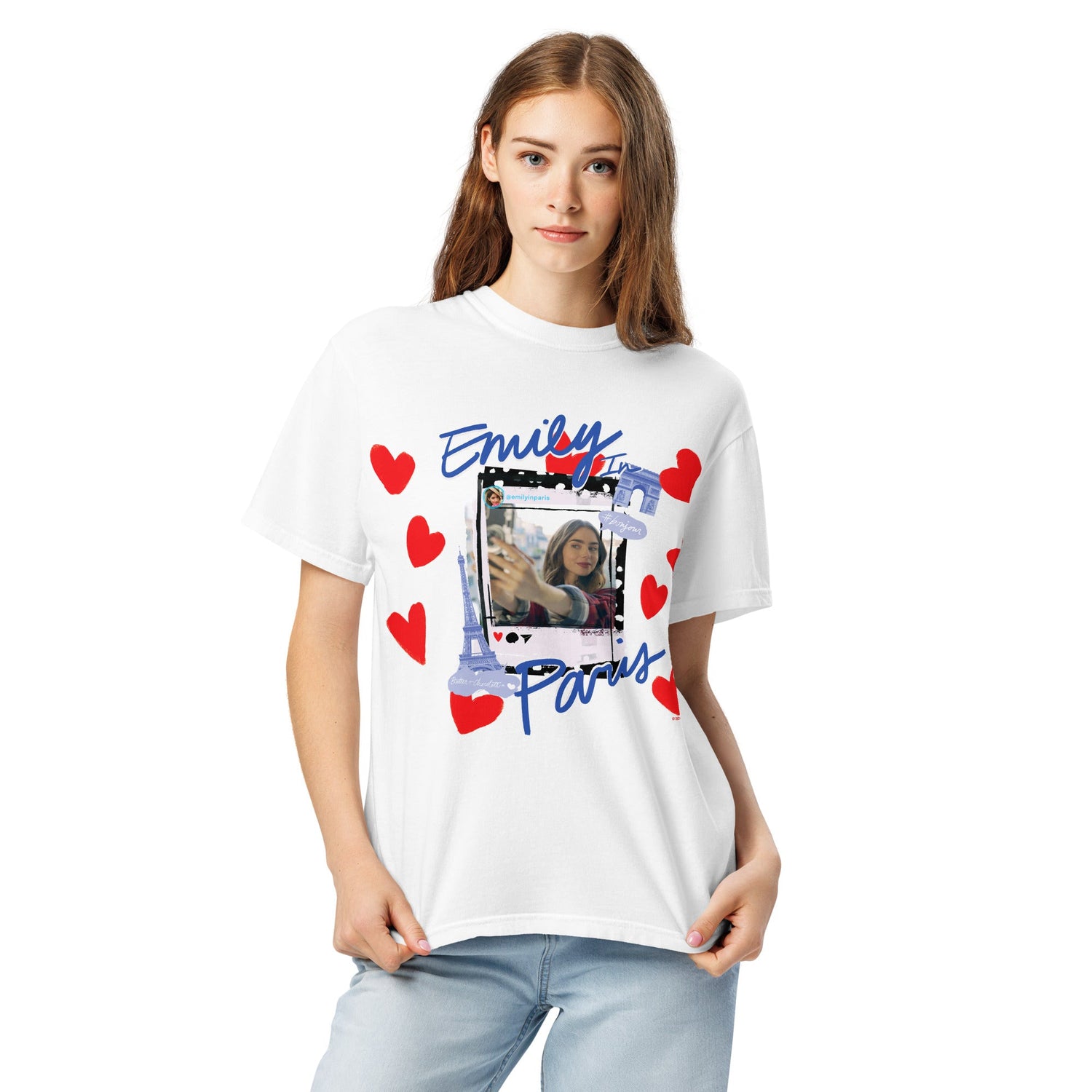 Emily in Paris Comfort Colors T-Shirt Selfie - Paramount Shop