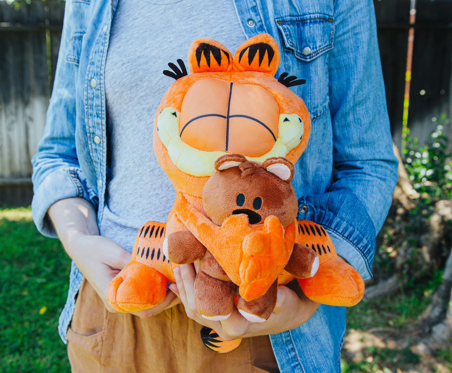 Garfield Holding Pooky 12-Inch Collector Plush Stuffed Animal - Paramount Shop