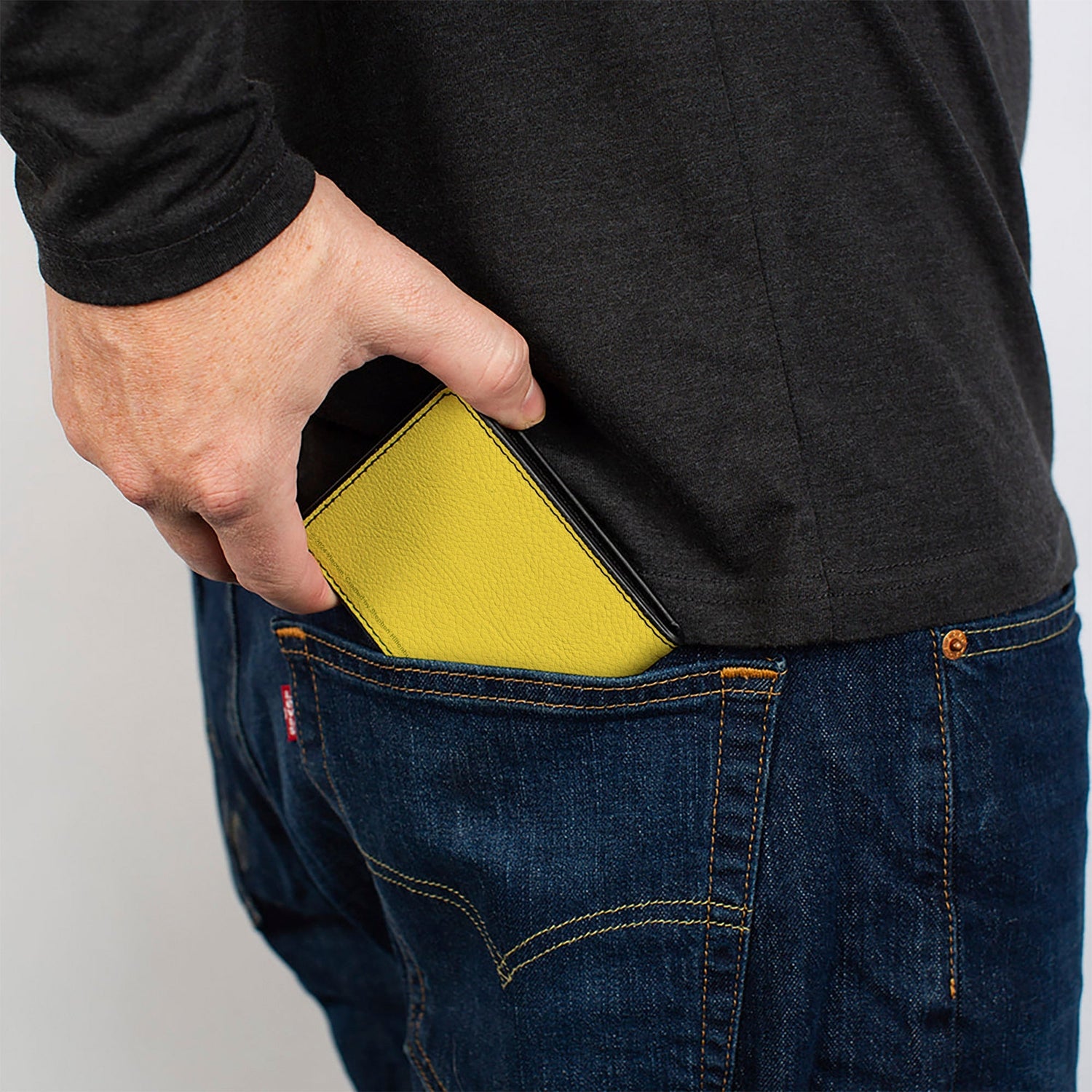SpongeBob SquarePants Bi - Fold Wallet Eye Balls Close - Up Men's Yellow - Paramount Shop