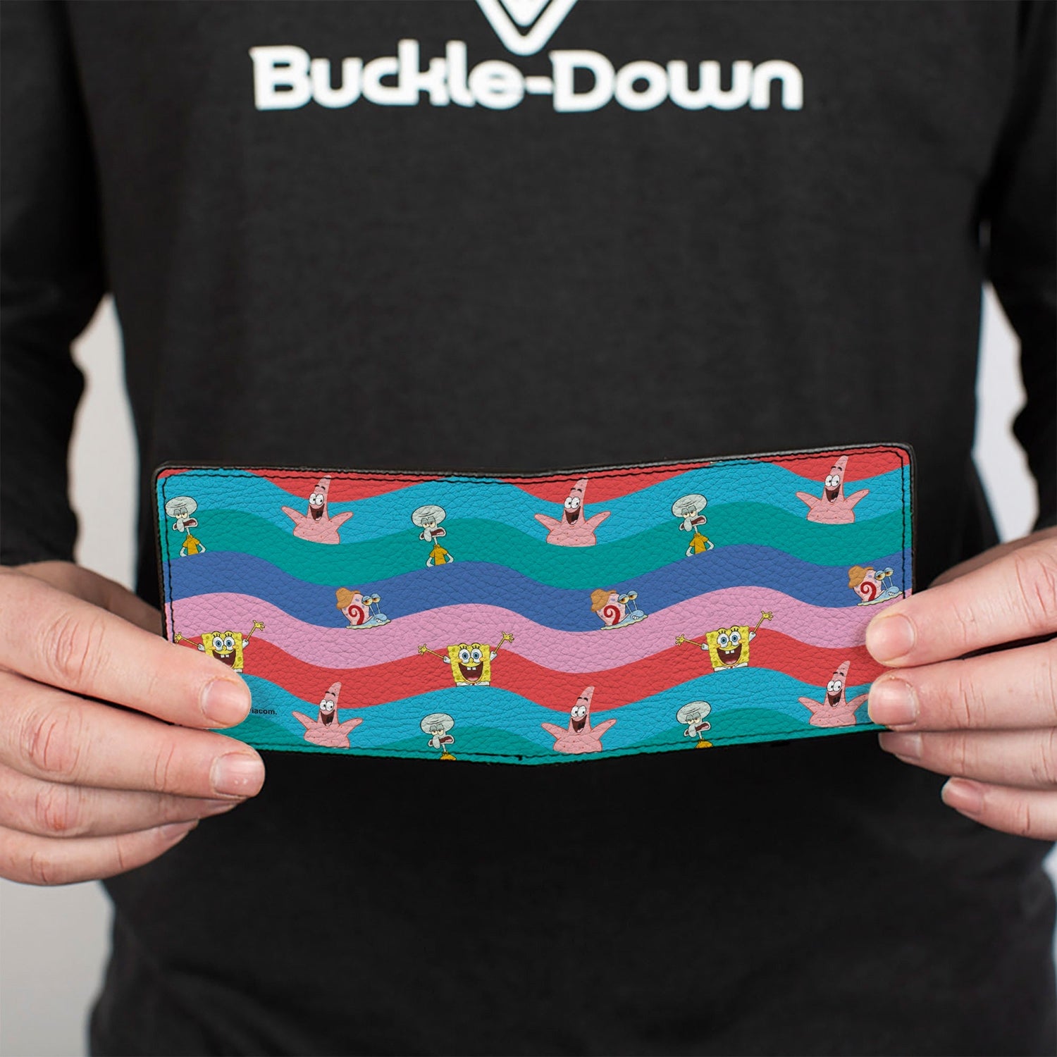 SpongeBob SquarePants Bi - Fold Wallet Friends Poses Wavy Stripe Blue Red - Paramount Shop