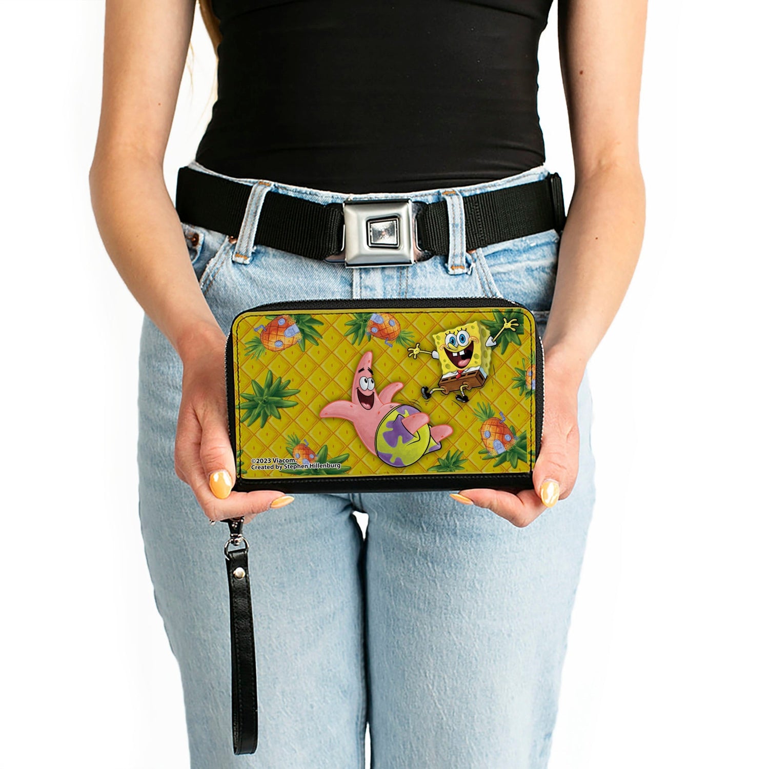 SpongeBob SquarePants & Patrick Star Wallet Pineapple Gold Zip Around - Paramount Shop