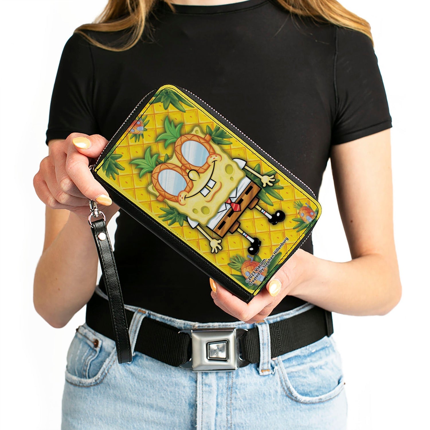 SpongeBob SquarePants Zip Around Wallet Pineapple Eyes Pose Gold - Paramount Shop