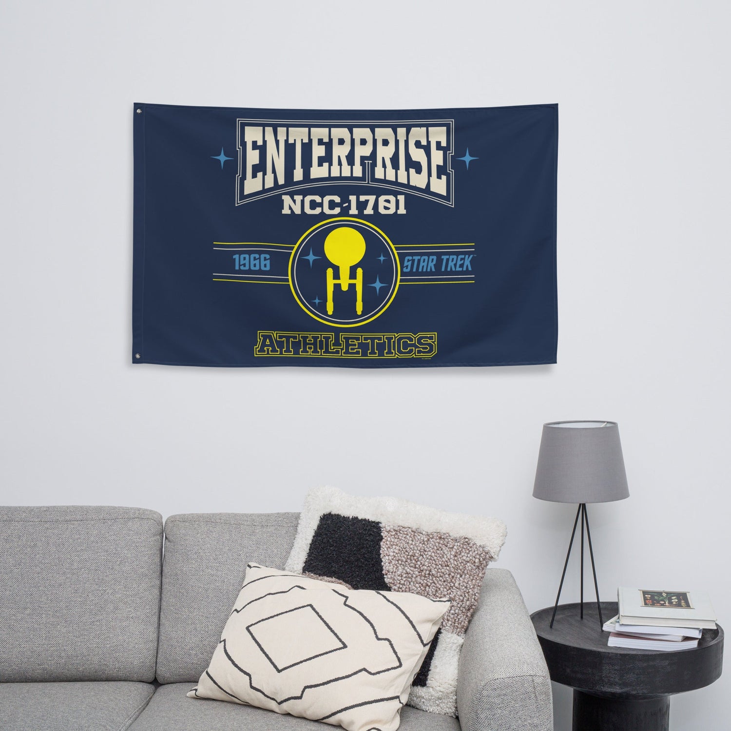 Star Trek: U.S.S Enterprise NCC - 1701 Flag - Paramount Shop