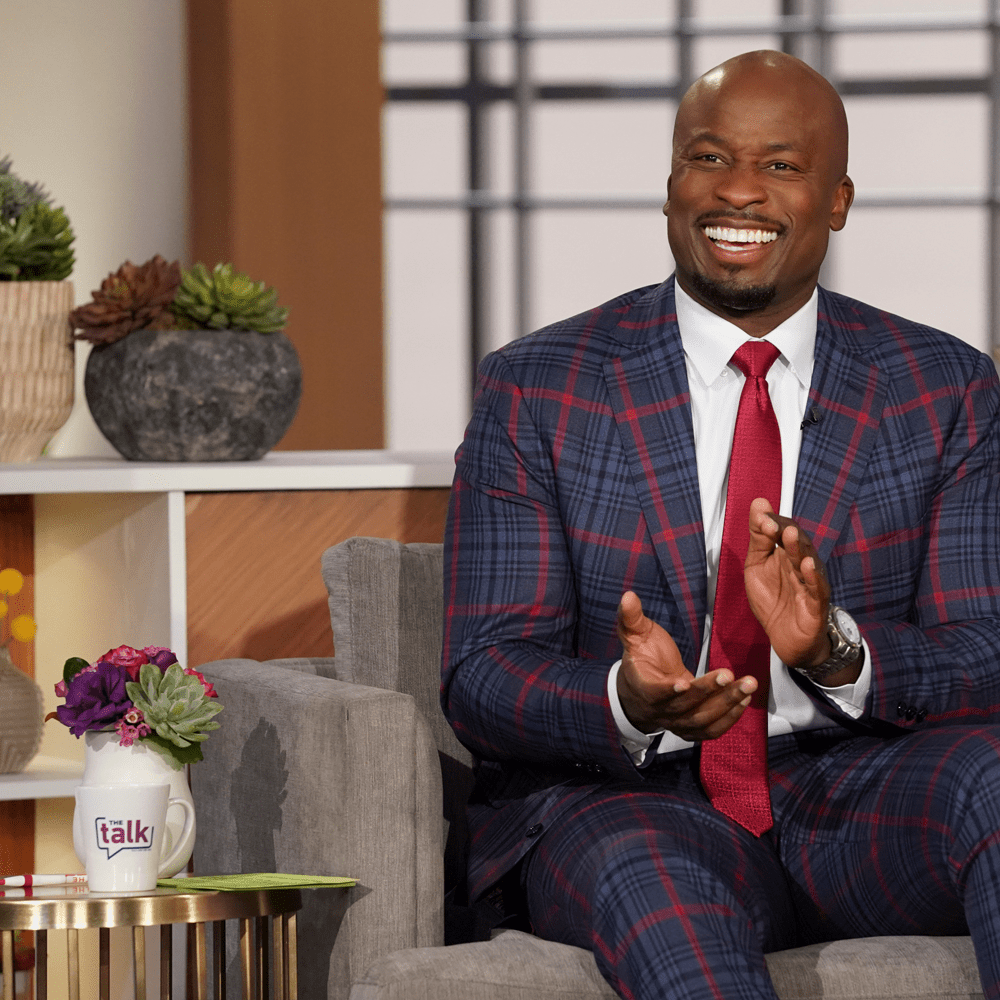 The Talk Season 12 Logo 12 oz Latte Mug - Paramount Shop