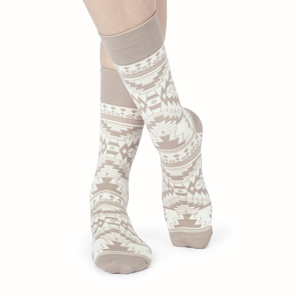 Yellowstone White Aztec Logo Socks – Paramount Shop